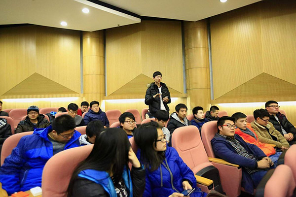 “刘勃麟艺术十年太阳集团tcy8722回顾”讲座在山艺长清校区图书馆报告厅举行