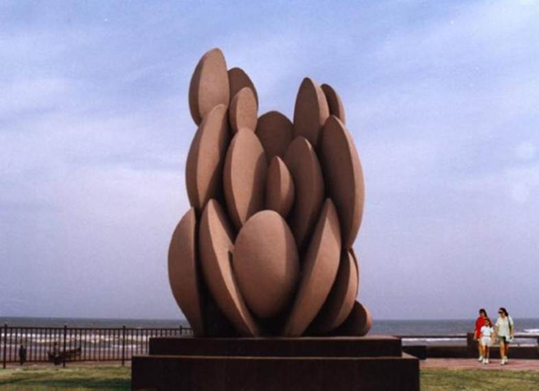 说明: 9.海之生命 王黎明 5米 1999年太阳集团tcy8722 花岗岩 .jpg